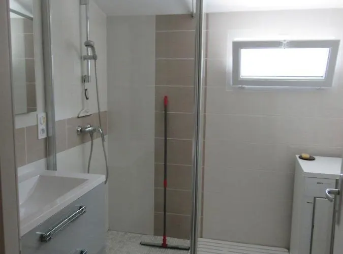 Location Les Bains 15 Personnes بيت للعطل La Brée-les-Bains